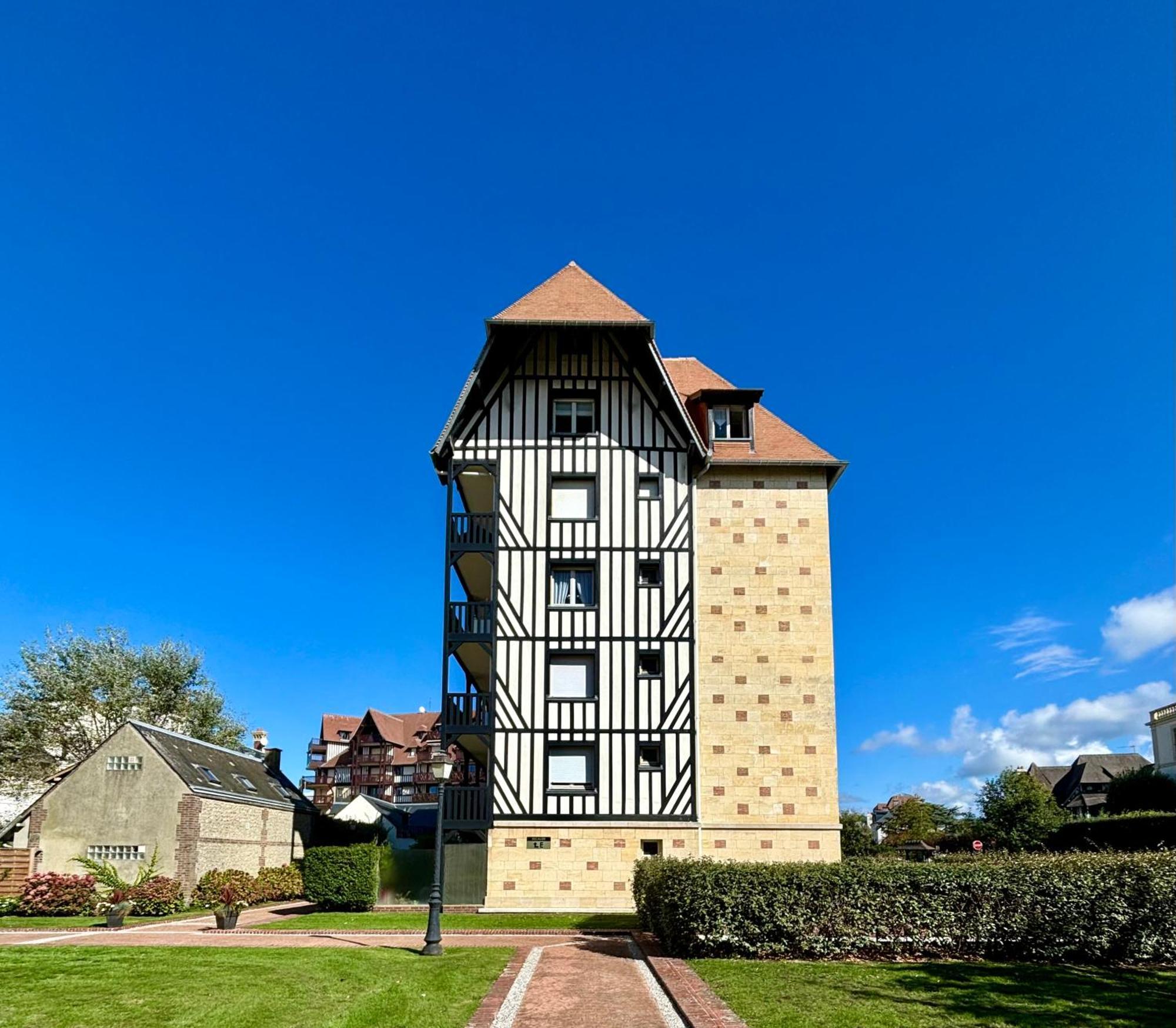 Studio En Rez De Jardin Deauville Centre Et Plage Exterior photo